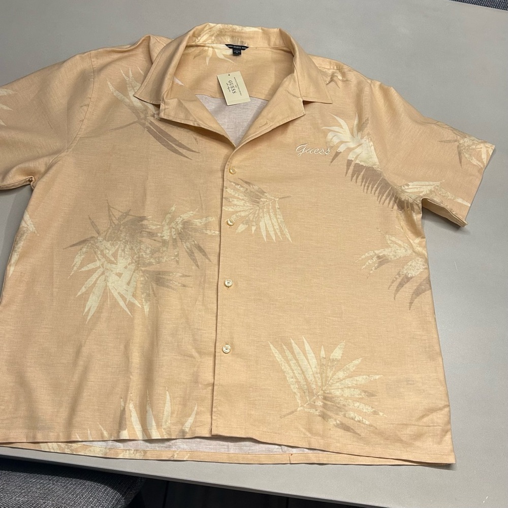 Guess Men's Peach Beige Tropical Print Shirt